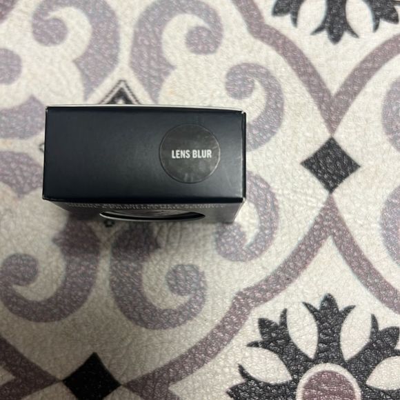 *Last One M•A•C EYE SHADOW -Lens Blur - Picture 9 of 11